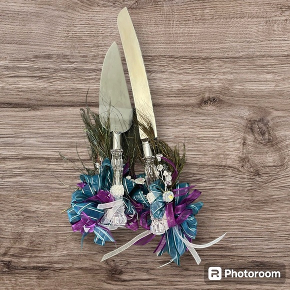 Adorable Peacock Themed Decorated Wedding Cake Knife & Server Set - Picture 2 of 2